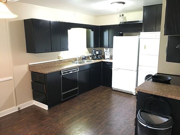 2nd image of 111 Knollwood Dr