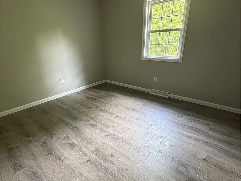 300A Verona St — Photo 6