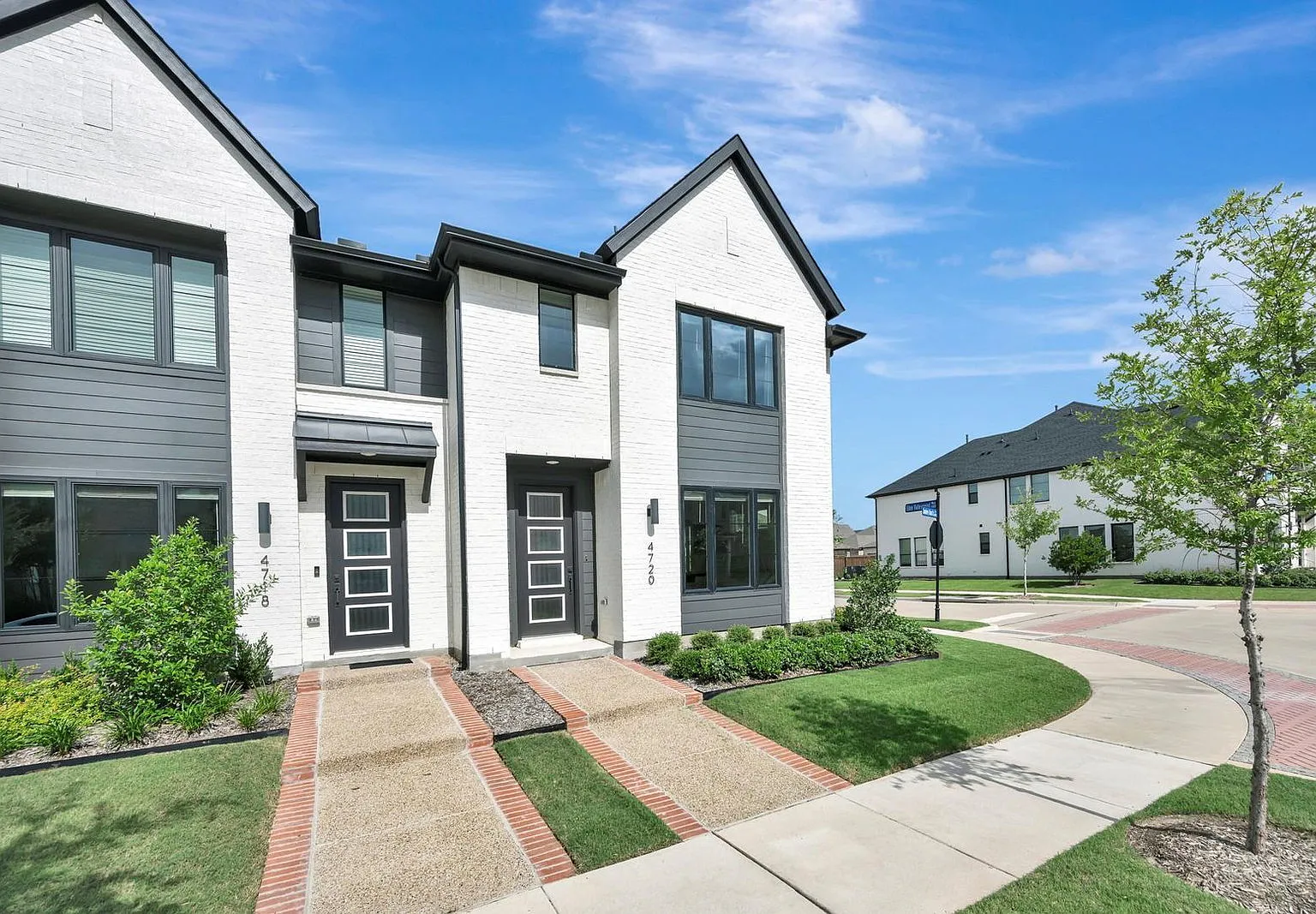 3 bed, 2.5 bath, 2076 sqft, $3,300 — Photo 1