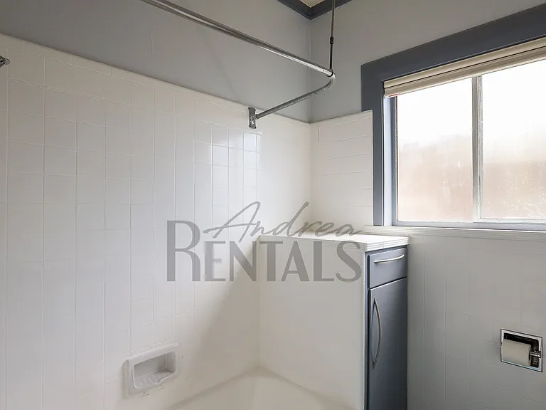 5363 Shafter Ave — Photo 23