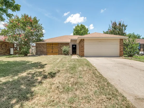 2654 Carrington Ln, Grand Prairie, TX 75052