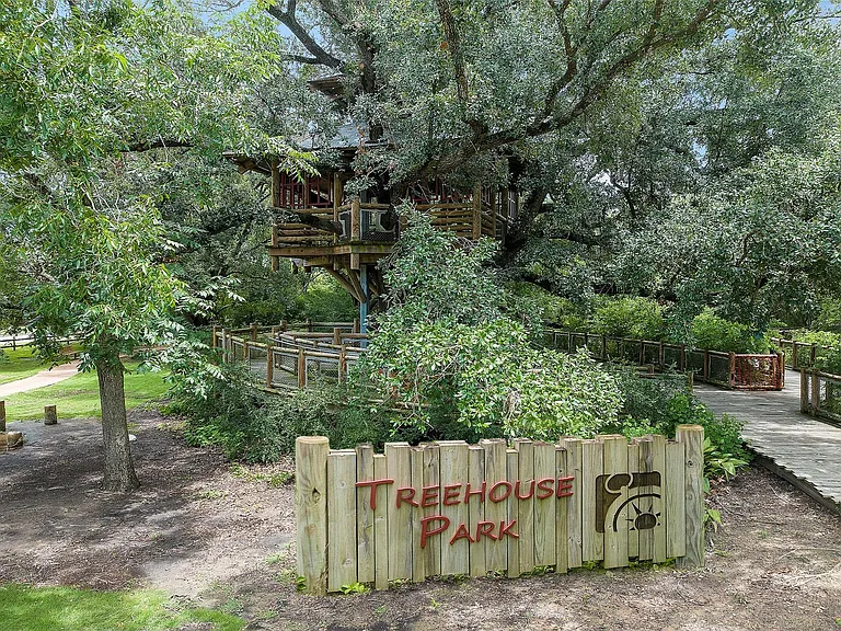 21130 Medina River Dr — Photo 34