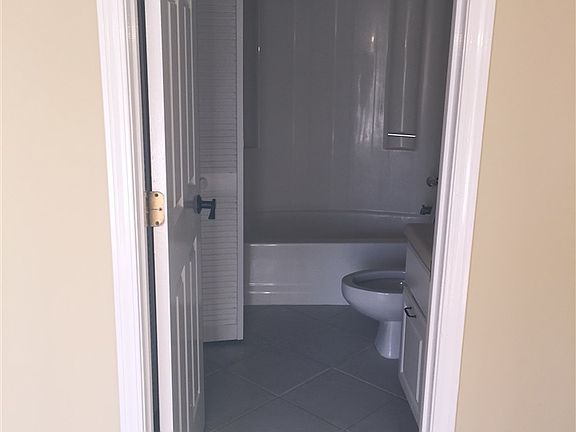 5th image of 1812 Northlake Dr