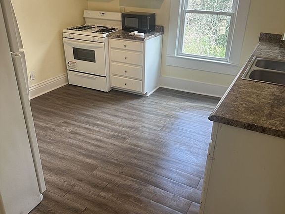 5th image of 732 S 32nd St Unit 2