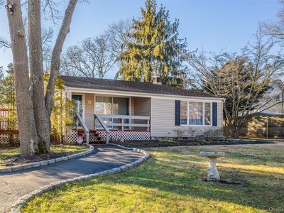 2 Fenwick Street, Mastic, NY, 11950