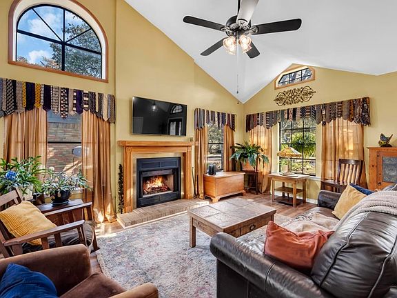 2nd image of 1603 Honeyweed St
