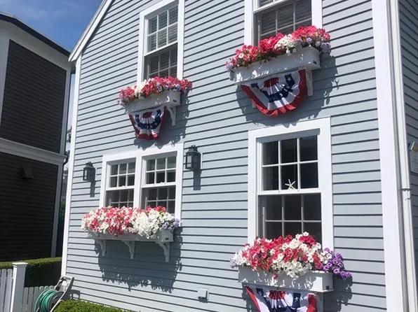37 Franklin St, Marblehead, MA 01945