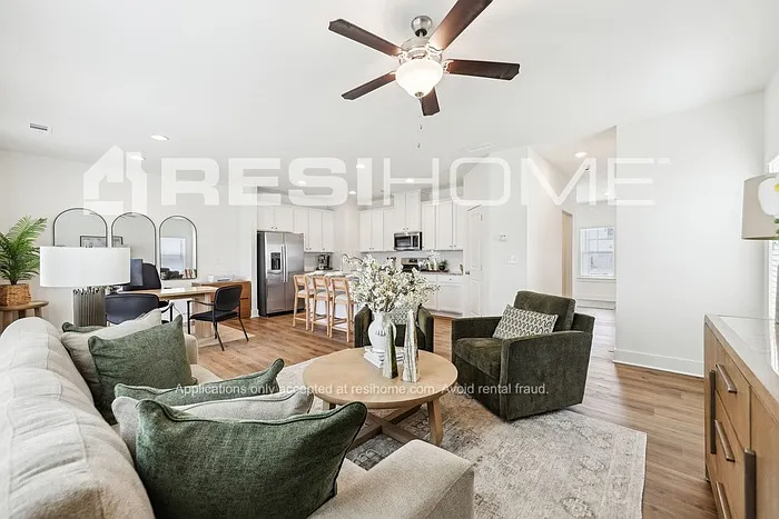 220 Frost Ln — Photo 9