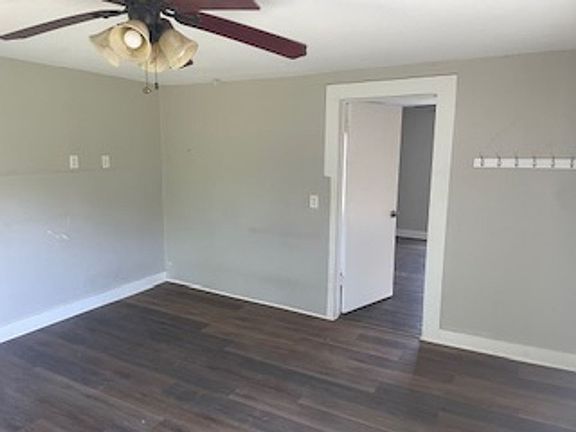 2nd image of 1021 W Shirley St