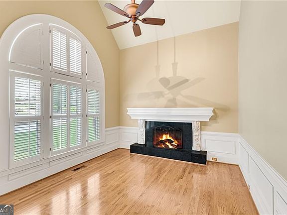 5th image of 1006 Quaker Ridge Way