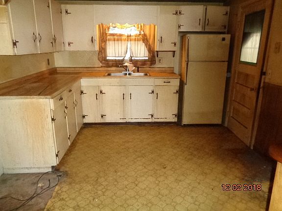 3rd image of 1426 La Belle Ave