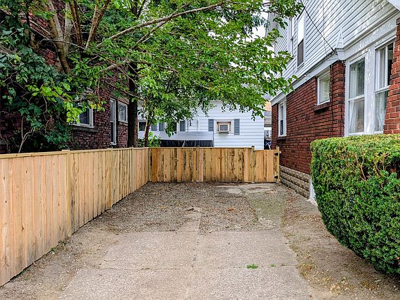 2nd image of 652 W 29th St