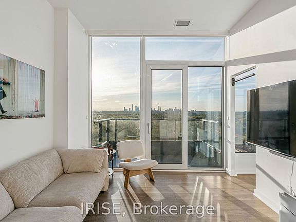 3rd image of 28 Ann St #Penthouse 08