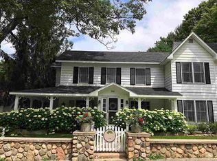 591 Pine St, Harbor Springs, MI 49740