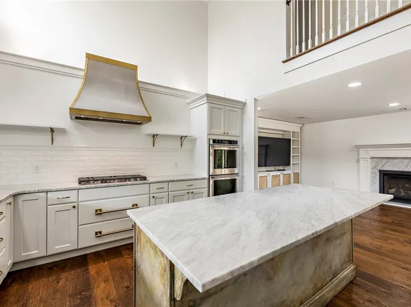 201 NW 7th St, Bentonville, AR 72712