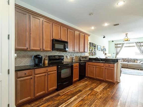 5th image of 10430 La Mirage Ct