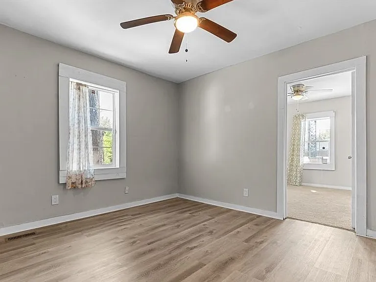 2164 Monroe Ave — Photo 18