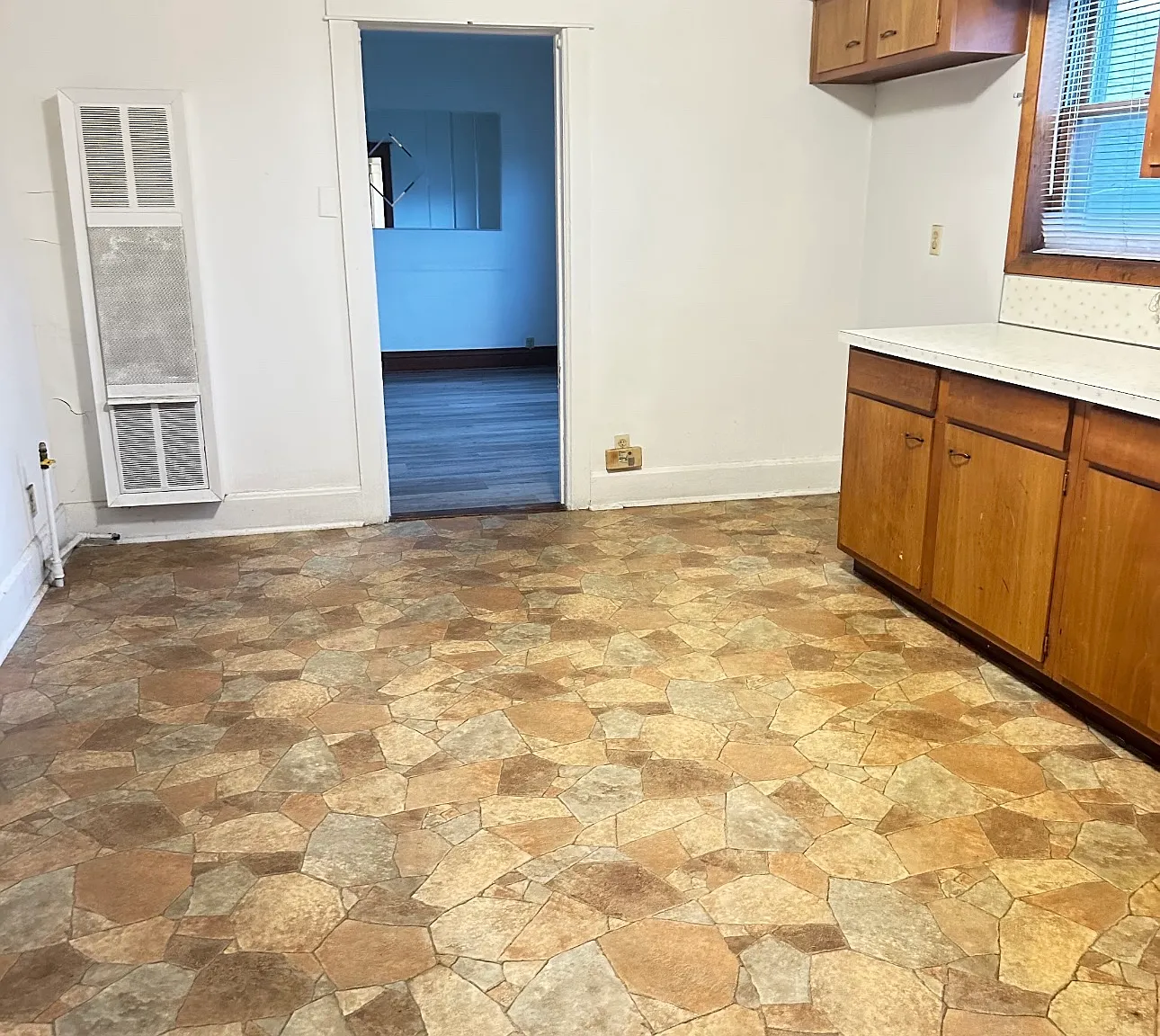 2 bed, $965 — Photo 2