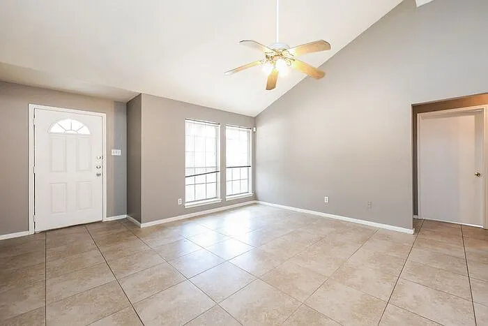 3 bed, 2.0 bath, 1519 sqft, $1,700 — Photo 4