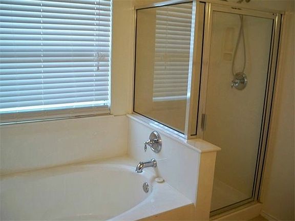 4th image of 309 Brentwood Dr