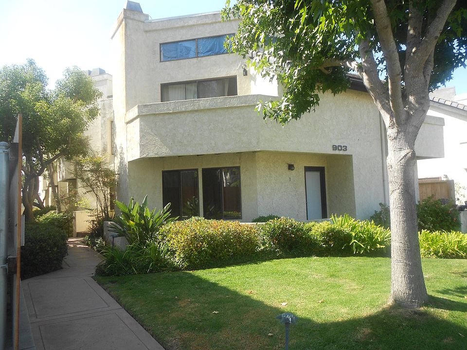 2 BD 2.5 BATH NORTH PACIFIC BEACH TOWNHOUSE