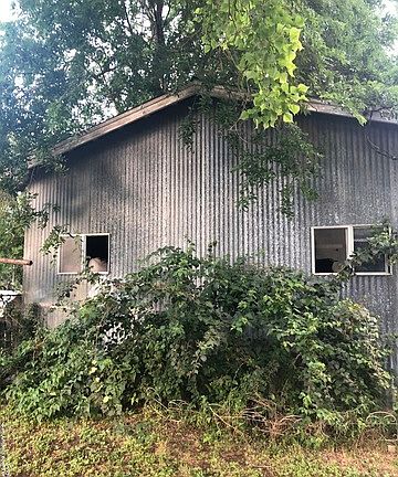 3rd image of 242 Highway Dr