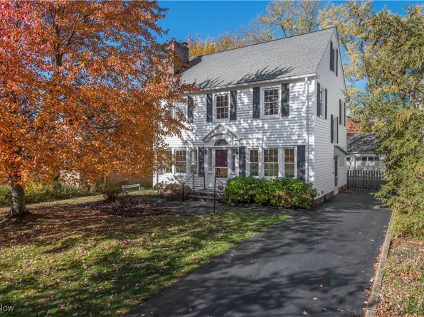 2232 Fenwick Rd, University Heights, OH 44118