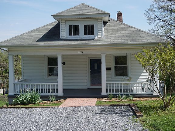 2nd image of 1724 Clay St SE