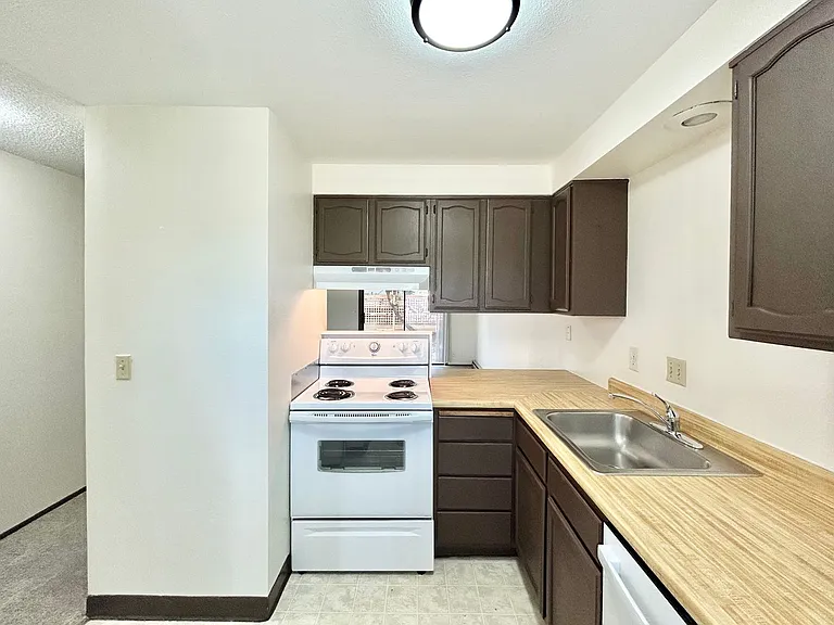 15865-15869 SW Misty Ct — Photo 6