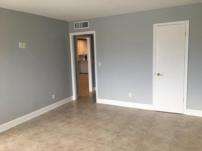 309 Lake Cir #202 — Photo 15