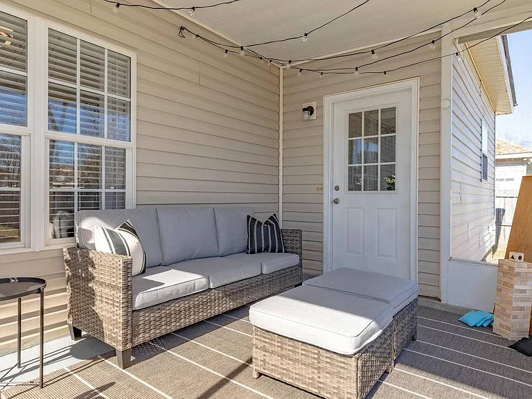 130 Larkspur Ln — Photo 56