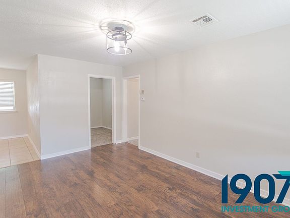 3rd image of 709 NW 16th St