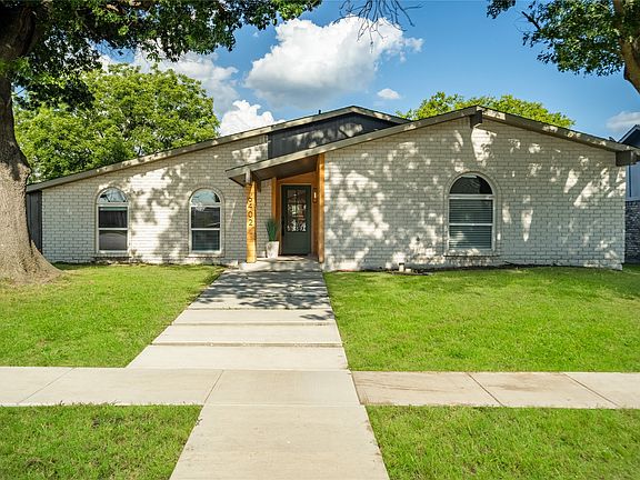 4th image of 6402 Fallbrook Dr