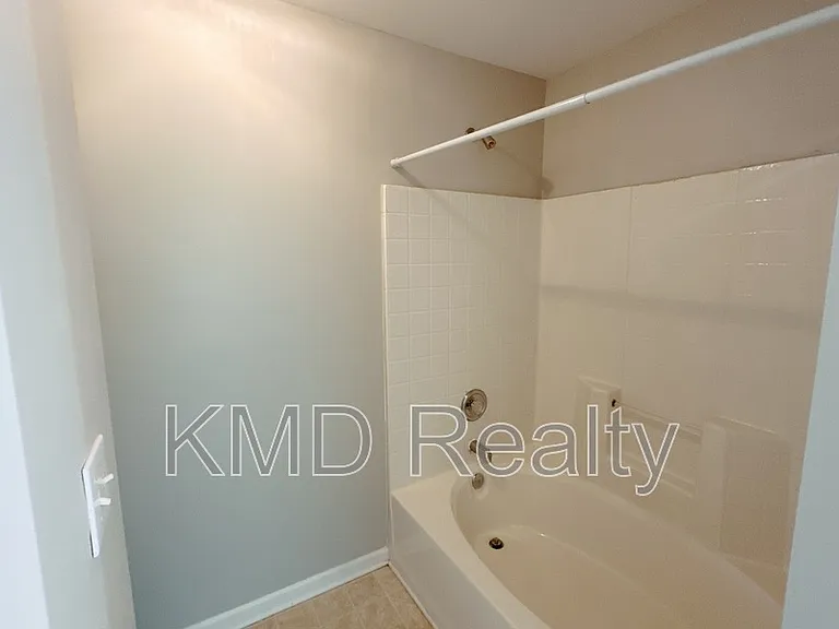 7629 Abigail Glen Dr — Photo 19