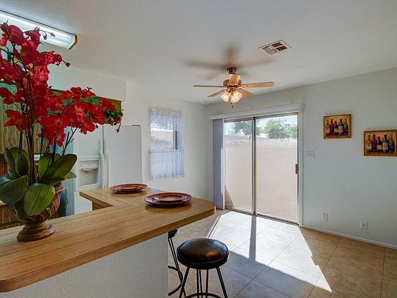 2nd image of 511 W Blackhawk Dr Unit 8