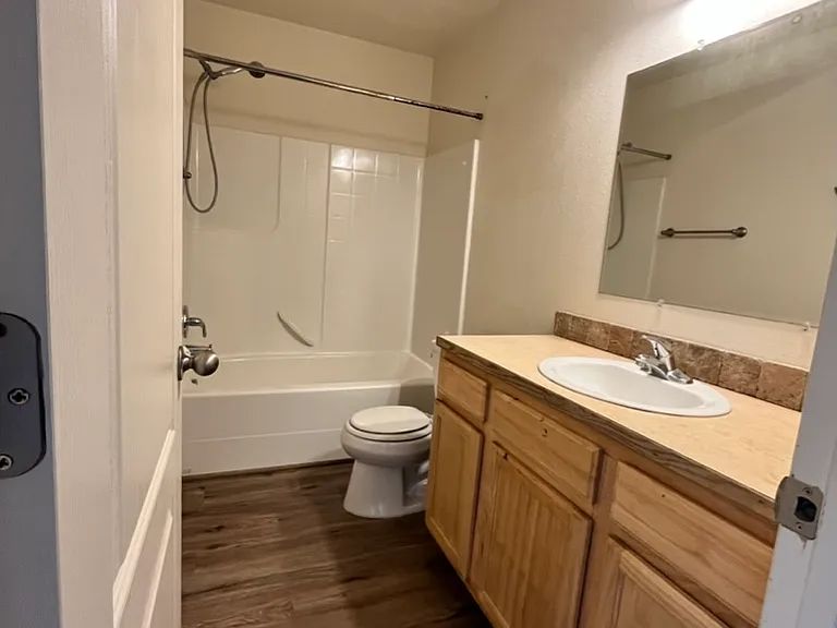 1183 N 14th St E — Photo 16