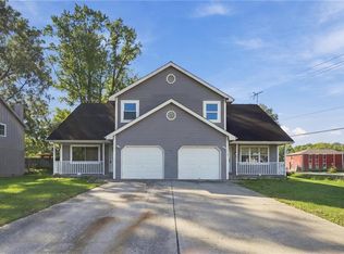 307A E Main St, Smithville, MO 64089