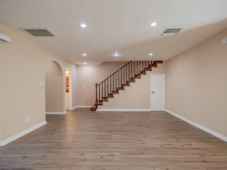 17123 Roscoe Blvd #2 — Photo 7