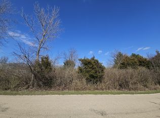 216 Cuyahoga Dr, Dixon, IL 61021