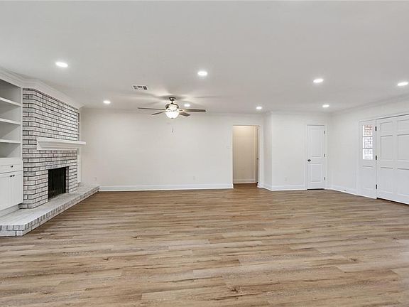 4th image of 140 Ducayet Dr