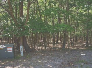 Clear Spring Ln, Berkeley Springs, WV 25411