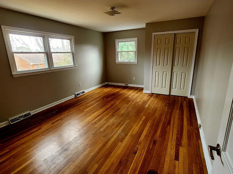 510 Kingston Hall Ct — Photo 4
