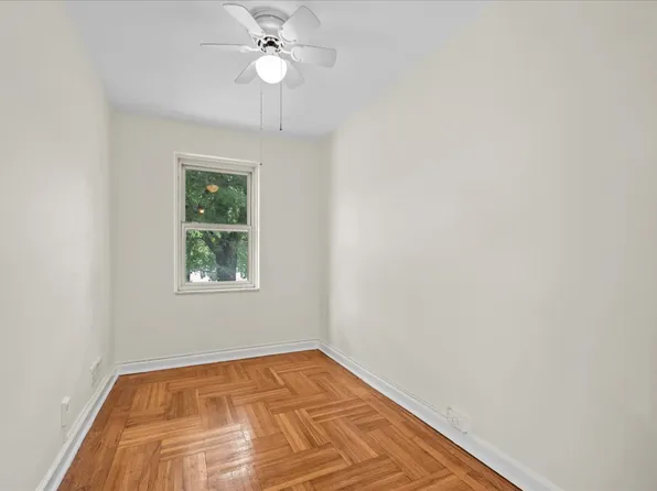 140 Van Cortlandt Park S image 15 of 26