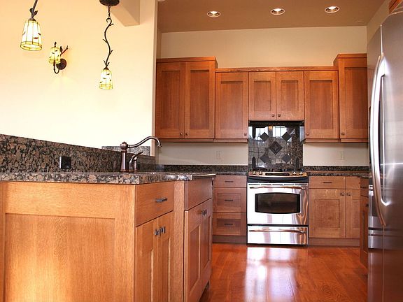 Ktchen-Granite Counters