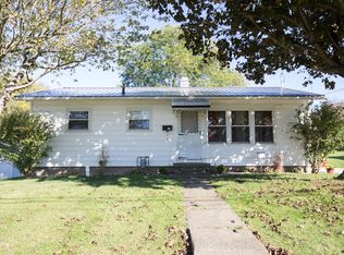 114 Winfield Dr, Grove City, PA 16127