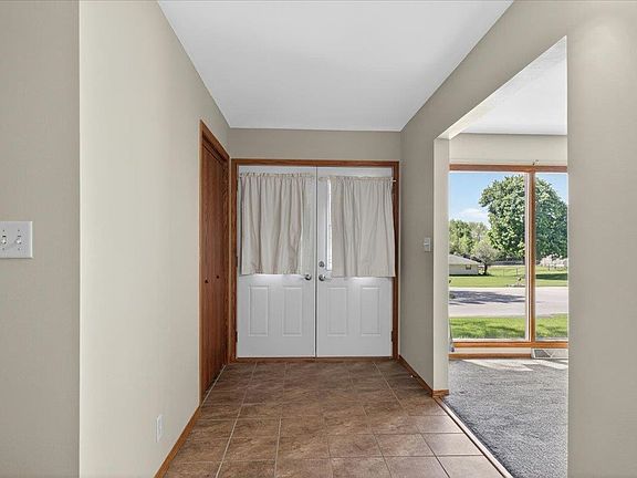 4th image of 3429 City View Dr