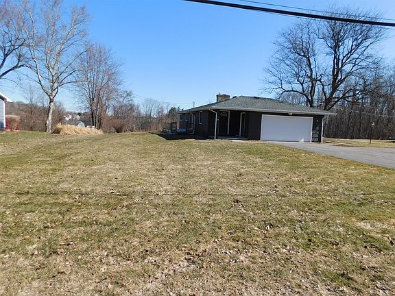 3rd image of 6 Hillcrest Dr