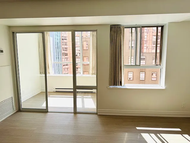 711 Bay St #1318 — Photo 16