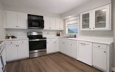 4th image of 840 NW Turner Ave