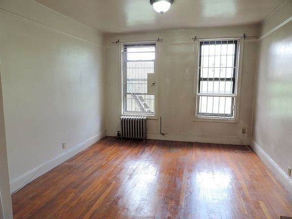3rd image of 125 Stanton St #3A